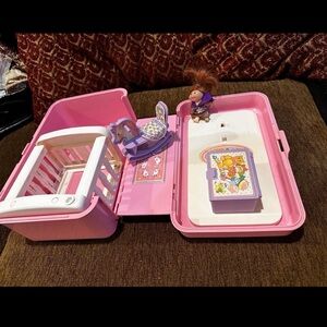 Mattel 1995 Cabbage Patch Kids Love n Go Travel Nursery Box Doll Pink Carry Case